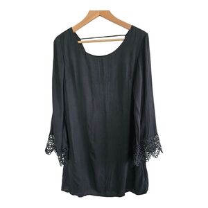 Doe & Rae Long Sleeve Shift Dress Black Medium Lace Details Flowy